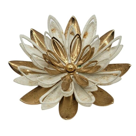 Vintage SARAH COVENTRY Enamel Flower Brooch & Earring SET White 3-D Gold Lot - Picture 2 of 6